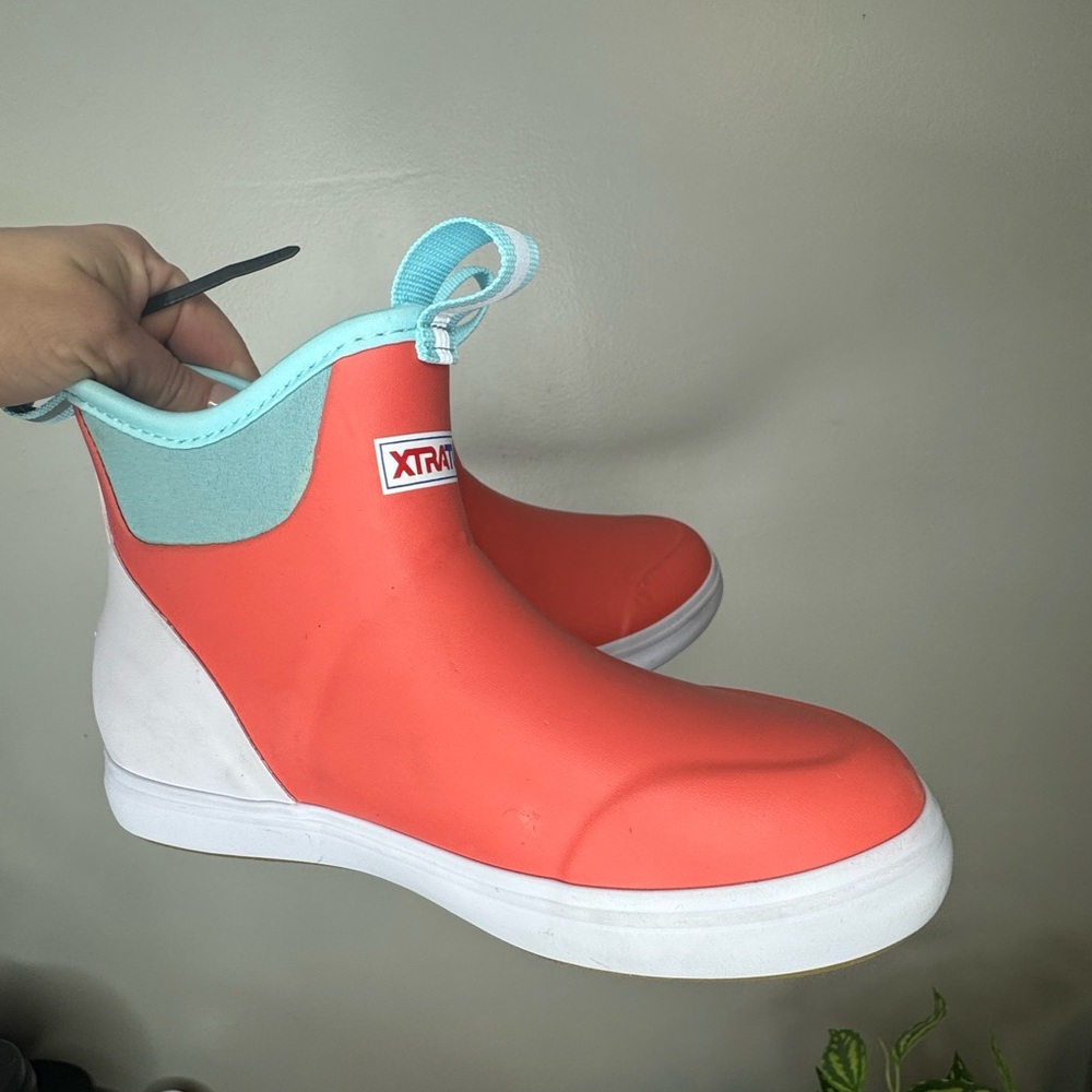 Xtratuf women’s shoes